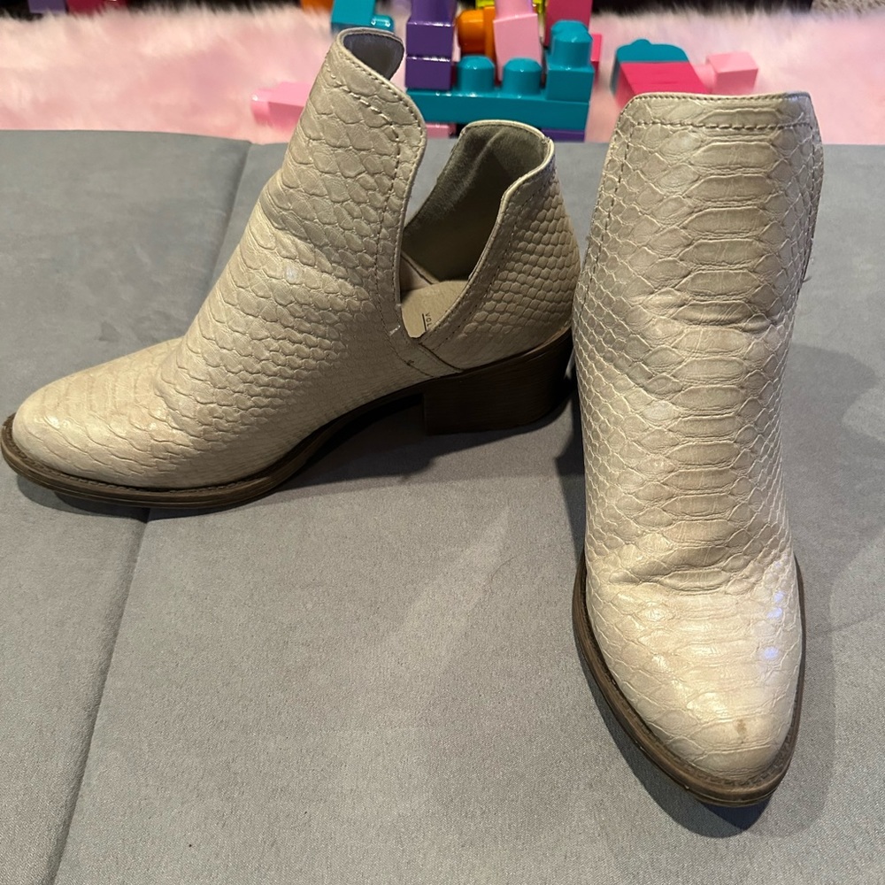 Gator booties
